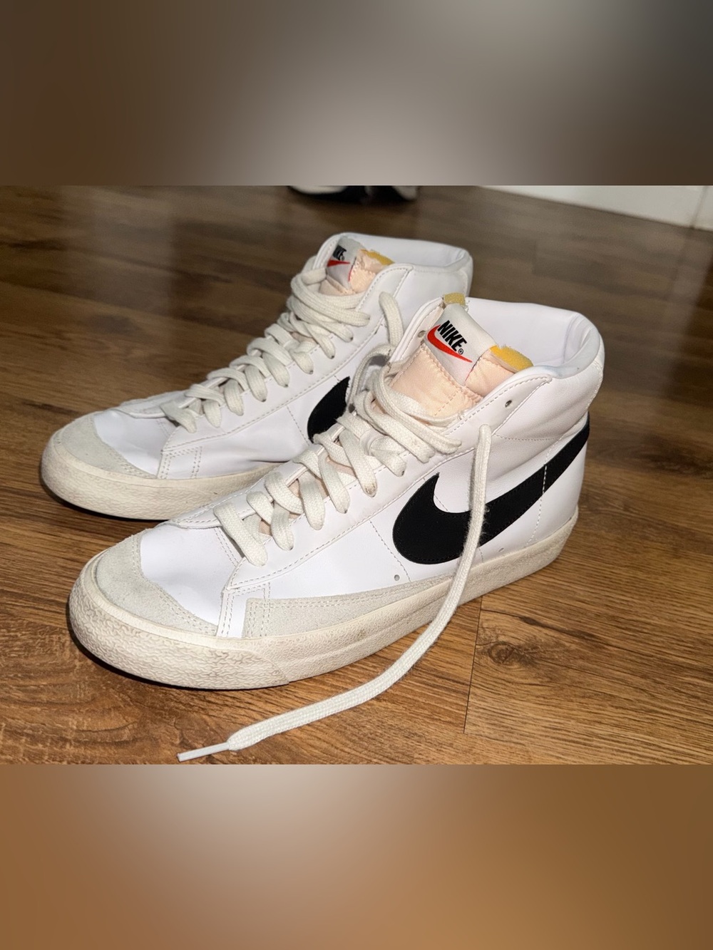 Nike Blazer Mid 77 White Black Women - Picture 1 of 7